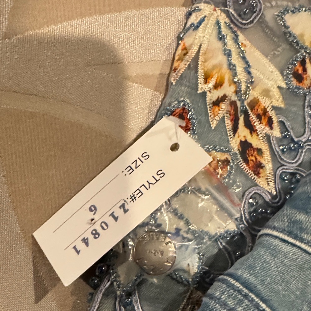 Elegant Embroidered Blue Cropped Jeans - Picture 4 of 4